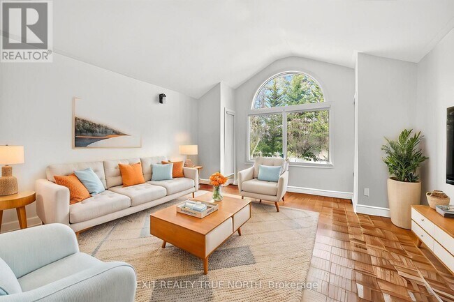 Photo - 10 Grosvenor Dr