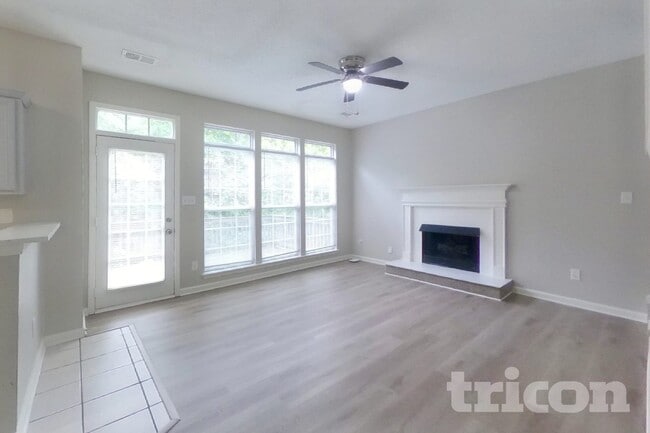 1606 Oak Knoll Ln