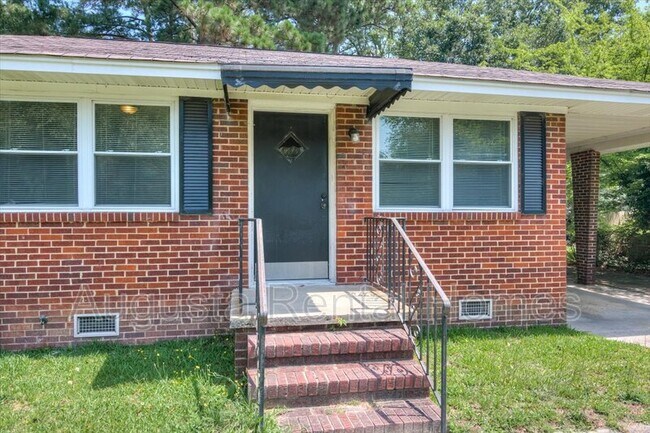 Photo - 2004 Shark Dr