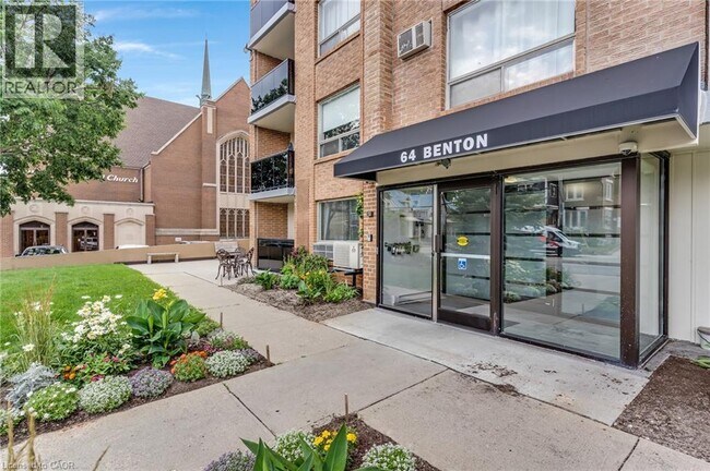 Photo - 64 Benton St Unité 902