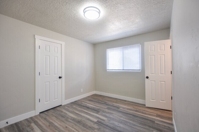 Photo - 5155 S 4660 W