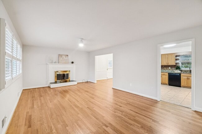 Photo - Charming 4BR/2BA Home for Rent in McLean!