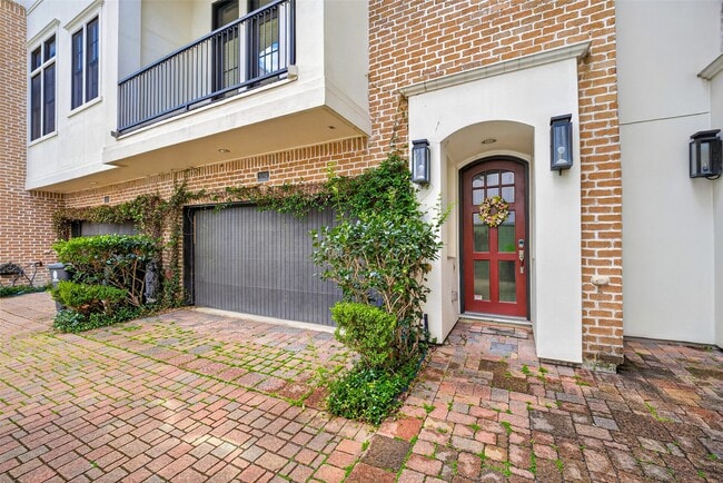 Photo - 308 W Bell St