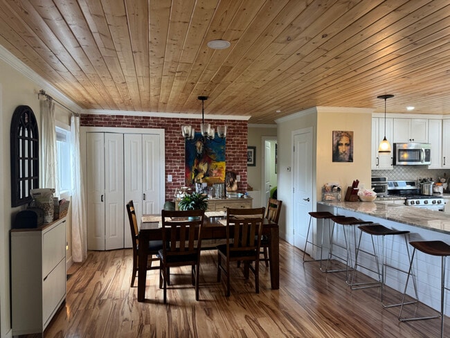 Photo - 913 N Baldwin St