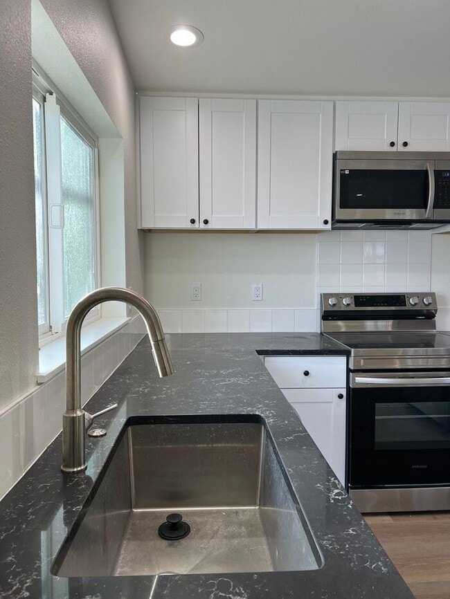 Photo - Professional Photos Coming Soon!