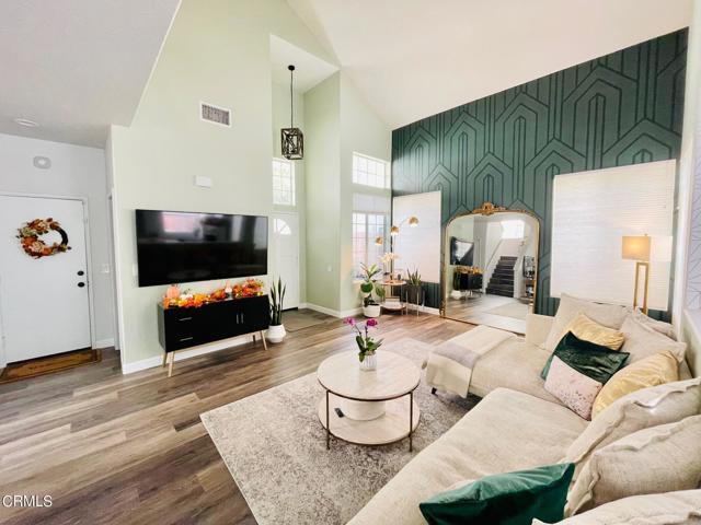 Photo - 864 E Sacramento St