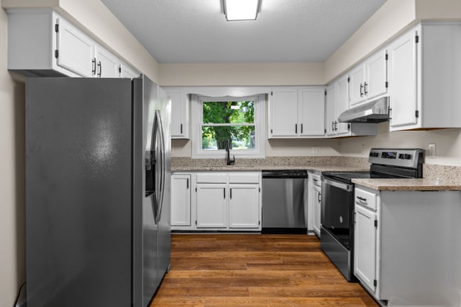 Photo - 618 Glen Lily Rd