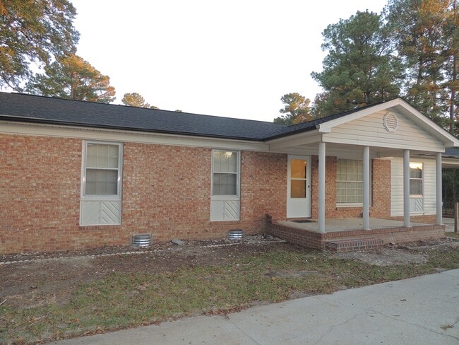 Building Photo - 1113 Strickland Bridge Rd