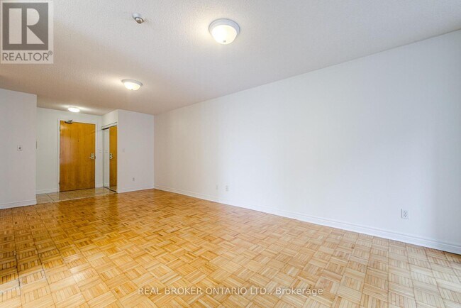 Photo - 43 Eglinton Ave E Unité 509