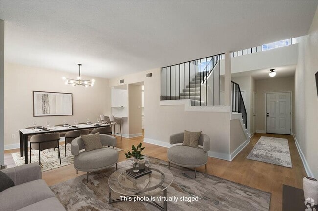 Building Photo - 1300 Augusta Dr Unit 12 Rental