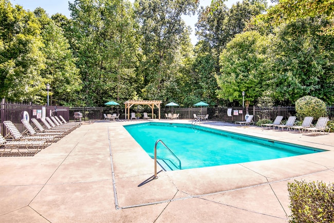 Overlooke at Simms Creek Apartments