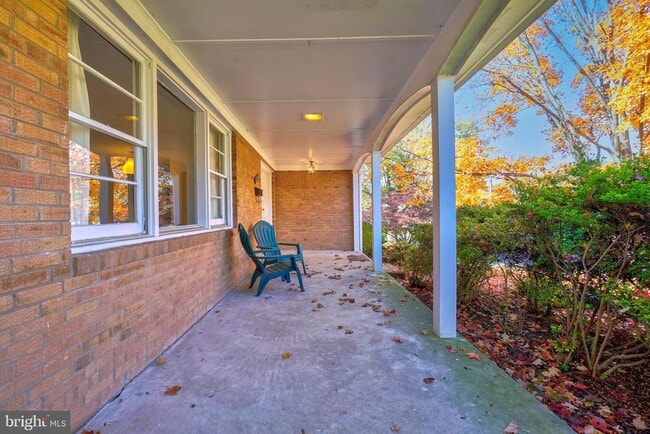 Photo - 6220 Robinwood Rd