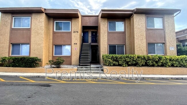 Building Photo - 1575 Greenlea Dr Unit 9