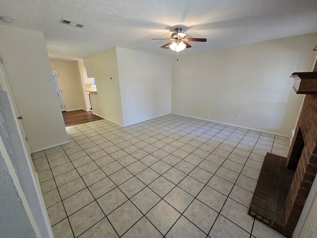 Photo - College Station -2 bedroom/ 2.5 bath - 2 story condo -Complex has a Pool.