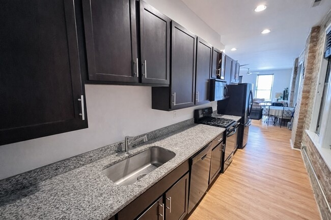 Photo - 2129 N Southport Ave Unit 2C