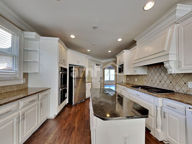 Photo - 4819 Boulder Stone Way