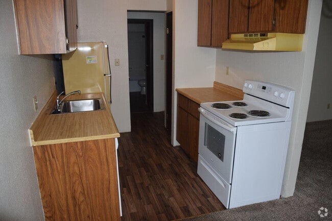 Building Photo - Ground Floor Condo At Carson Park!