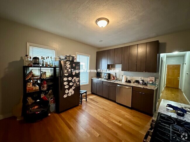 Building Photo - 109 Pleasant St Unit 1 Rental