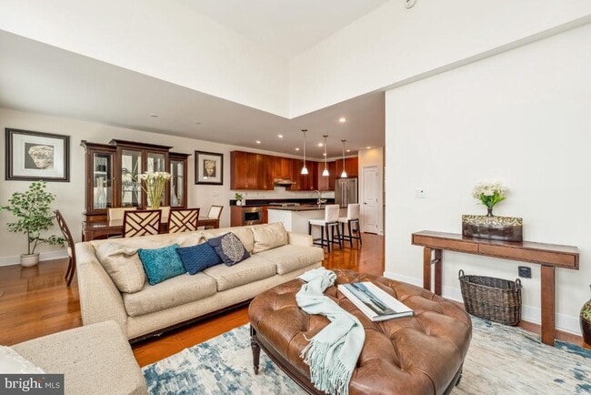 Photo - 1418 N Rhodes St Unidad B428