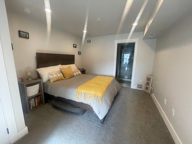 Photo - 433 E 2100 S