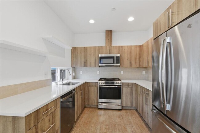 3216 15th Ave W