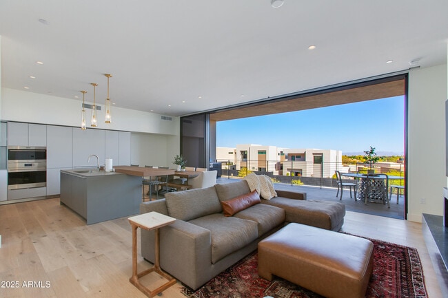 Photo - 5000 N Camelback Rdg Dr Unit 206