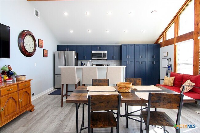805 W 7th Ave