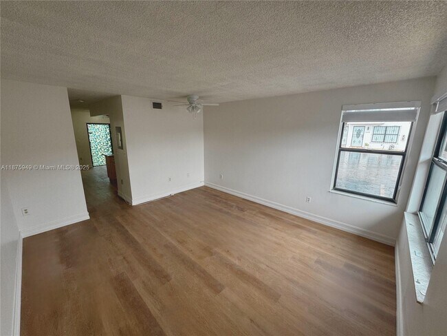 Building Photo - 2071 W 54th St Rental