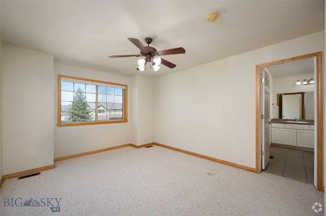 Building Photo - 2938 Warbler Way Rental