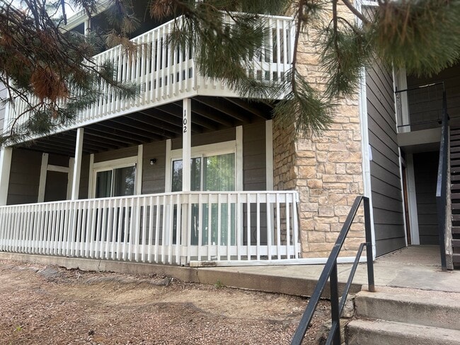 Large 3-bedroom 2 Bathroom in Robinwood! - Large 3-bedroom 2 Bathroom in Robinwood! Unit 102