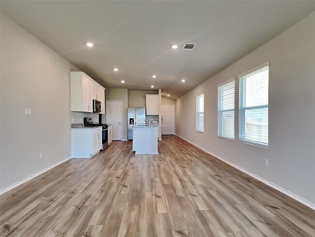 5208 Saddle Clb Dr
