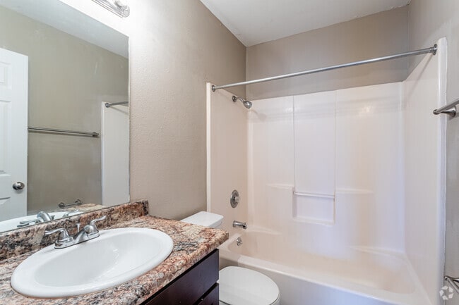 2BR, 1.5BA - 840 SF