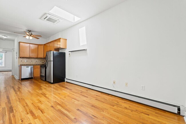 349 7th St Unidad 3R-1