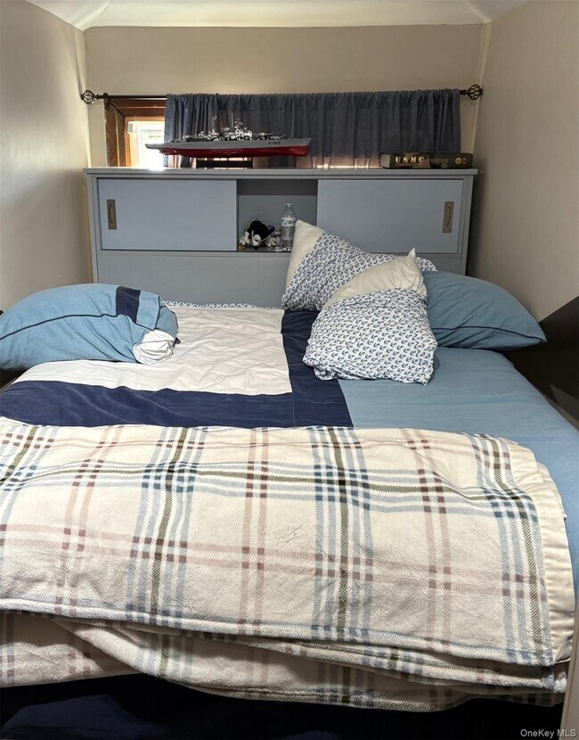 Photo - 140-99 Burden Crescent Unidad 2