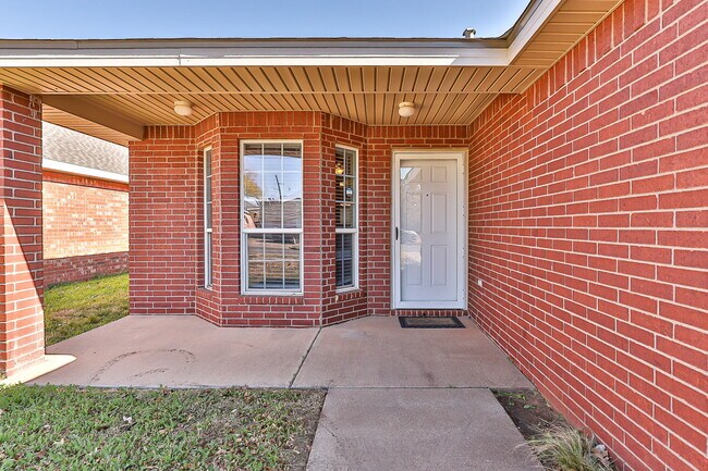 Photo - Half off First Full Month's rent ! /Quick Commute To Tech and Med Centers/ South Plains Electric ...