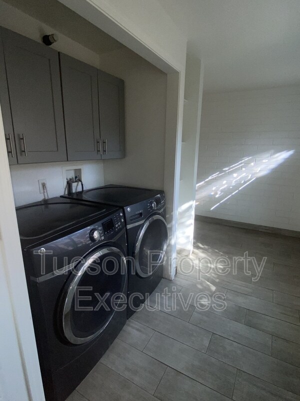 Photo - 1421 E Drachman St