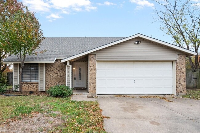 Photo - Lake Arlington area 4 bedroom with large yard
