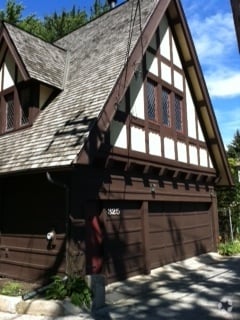 Building Photo - 325 Forest Ave Rental