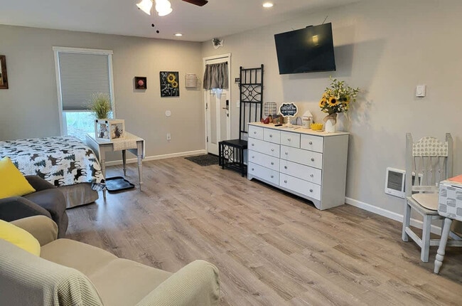 Photo - 6820 1/2 North Montana Avenue-SI ID1492821P Unit SI ID1492821P