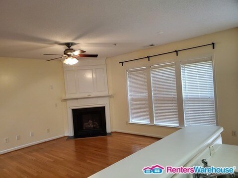Photo - 223 Regent Square