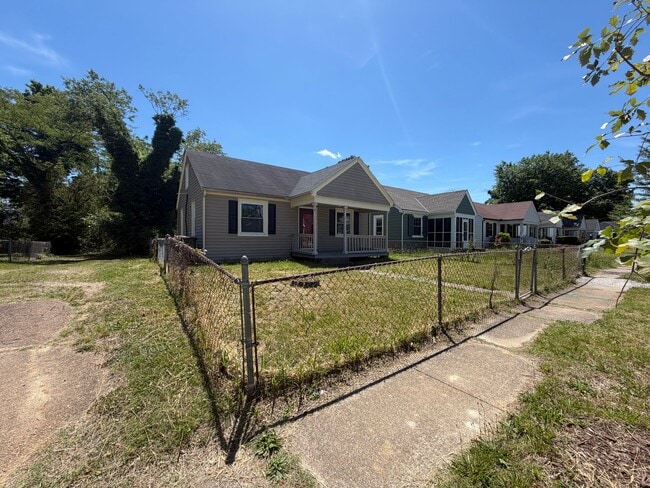 Photo - 611 Milton St