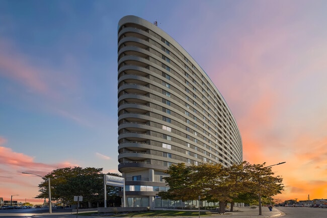 Building Photo - The Kenwick