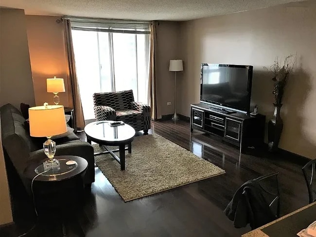 Photo - 545 N Dearborn St Condo