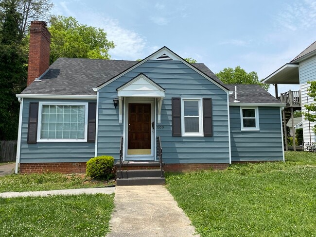 Building Photo - 209 E Unaka Ave Rental