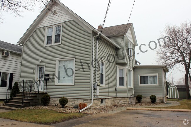 Building Photo - 609 45th St Unit Upper Rental
