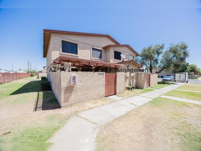 Building Photo - 5040 N 40th Ave