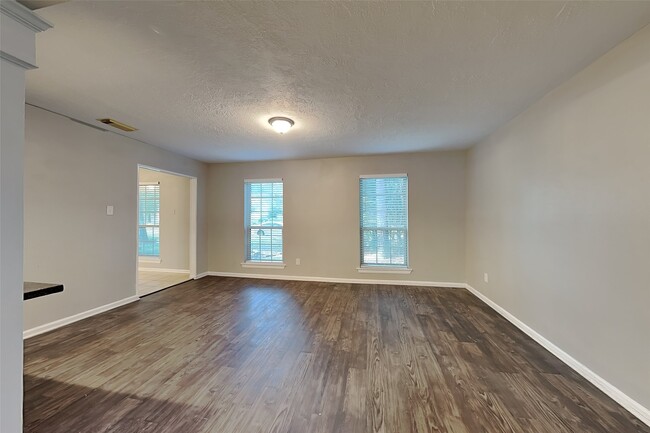 Photo - 46 Berryfrost Ln