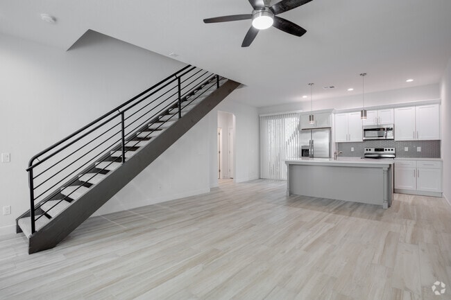 3BR, 2.5BA - 1,552SF