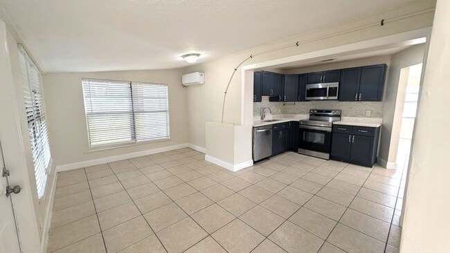 1552 NW 15th Terrace