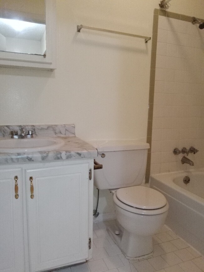 Photo - 3139 Addison St Unit #2